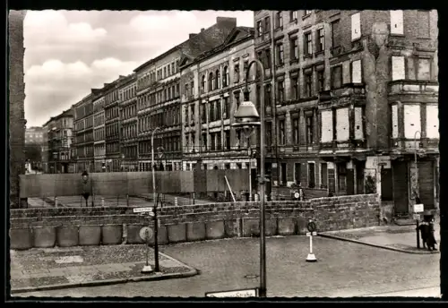 AK Berlin, Bernauer Strasse, Grenzanlagen