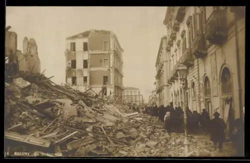 Foto-AK Messina, Via I. Settembre nach dem Erdbeben