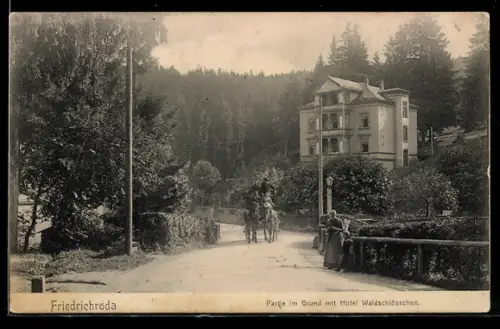 AK Friedrichroda, Partie im Grund mit Hotel Waldschlösschen, Kutsche