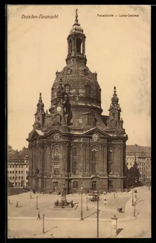 AK Dresden, Denkmal und Litfasssäule vor der Frauenkirche