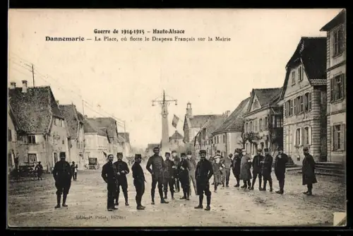 AK Dannemarie, La Place, où flotte le Drapeau Francais sur la Mairie