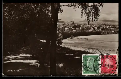 AK Löbau i. Sa., Blick auf Stadtpanorama und Umgebung