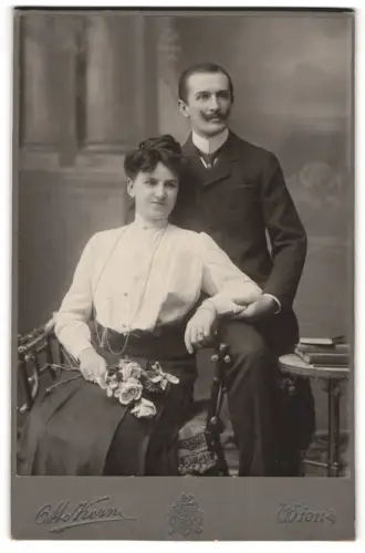 Fotografie Otto Kern, Wien, Margarethenstrasse 32, Paar in eleganter Pose