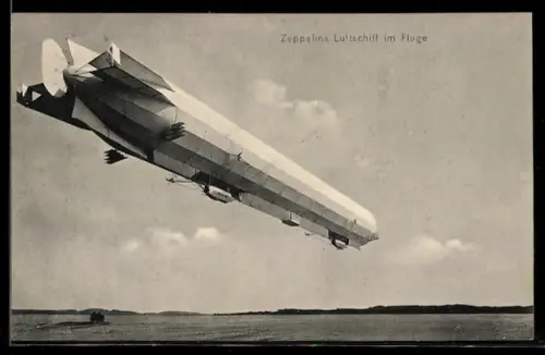 AK Luftschiff Zeppelin im Fluge