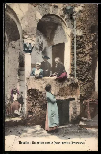 AK Ravello, Un antico cortile