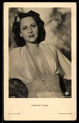 AK Schauspielerin Hertha Feiler, von vorn abgelichtet