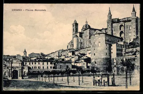 AK Urbino, Piazza Mercatale con vista sul Palazzo Ducale