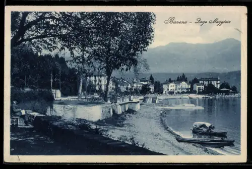 AK Baveno /Lago Maggiore, Vista del lungolago con barca e alberi