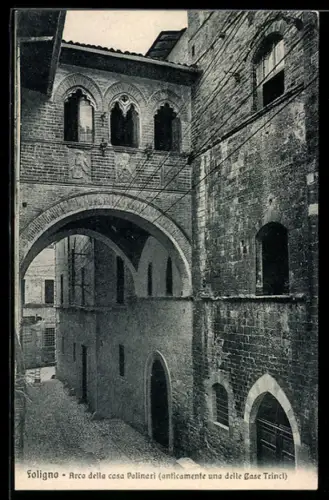 AK Foligno, Arco della casa Polinori