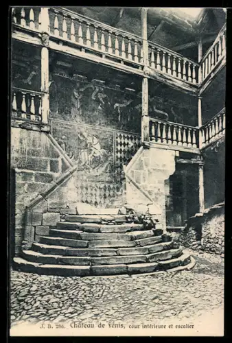 AK Fénis, Château de Fénis, Cour intérieure et escalier
