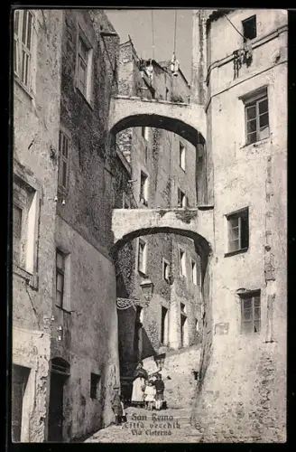 AK San Remo, Via Cisterna con archi e case storiche