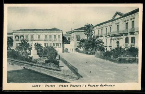 AK Crotone, Piazza Umberto I e Palazzo Berlingieri