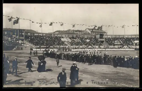 AK Torino, Stadio con folla e tribune affollate