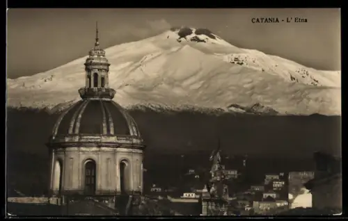 AK Catania, L`Etna innevato con cupola in primo piano