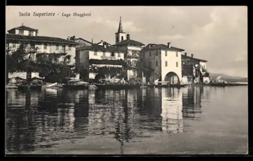 AK Isola Superiore /Lago Maggiore, Veduta delle case lungo il lago
