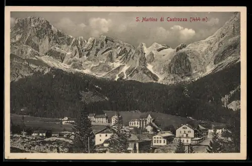 AK S. Martino di Castrozza, Panorama delle Dolomiti con edifici storici e montagne sullo sfondo
