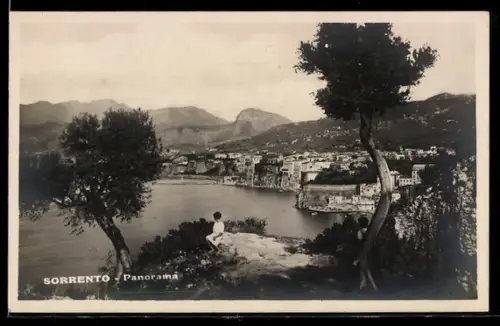 AK Sorrento, Panorama con vista sul mare e colline circostanti