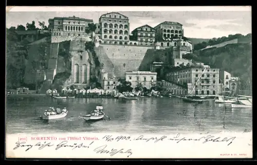 AK Sorrento, Con l`Hôtel Vittoria e barche sul mare