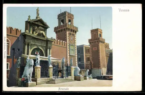 AK Venezia, Arsenale con leoni di marmo e torri storiche