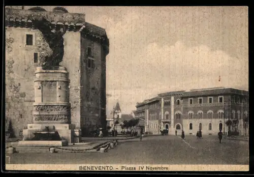 AK Benevento, Piazza IV Novembre con monumento e edifici storici