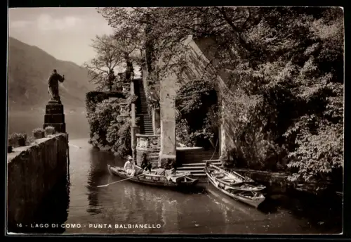 AK Lago di Como, Punta Balbianello con barche e statua