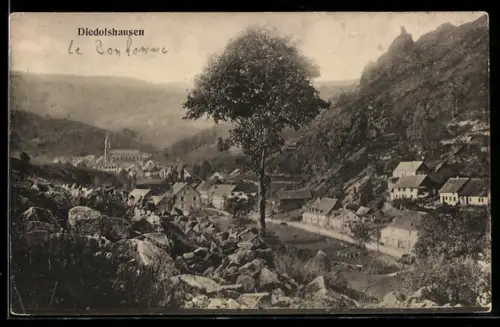 AK Diedolshausen, Ortsansicht mit Kirche im Tal