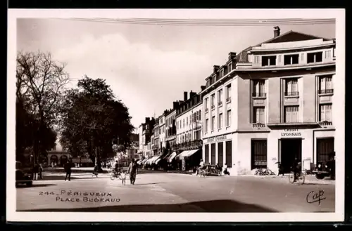 AK Périgueux, Place Bugeaud, Crédit Lyonnais