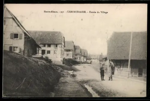 AK Ueberstrasse /Haute-Alsace, Entrée du Village