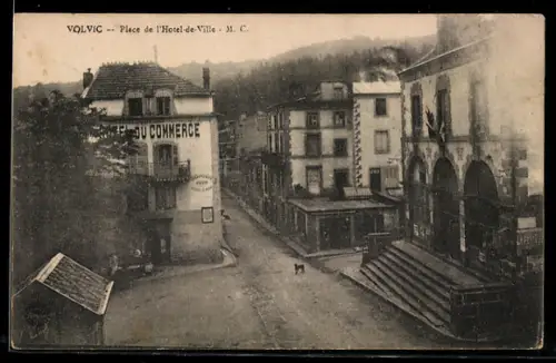 AK Volvic, Place de l`Hotel-de-Ville