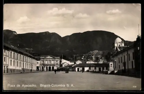 AK Bogotá, Plaza de Ayacucho