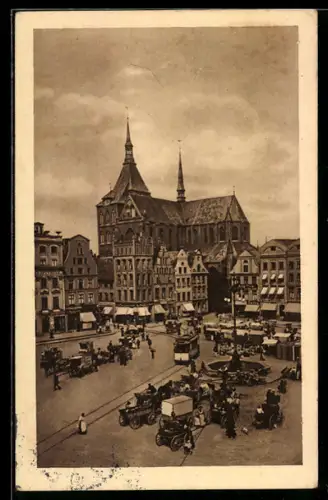 AK Rostock, Neuer Markt aus der Vogelschau, Strassenbahn