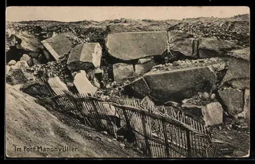 AK Manonviller, Zerstörte Mauern im Fort Manonviller