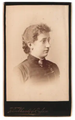 Fotografie Klinkhardt & Eyssen, Dresden, Pragerstrasse 47, Porträt einer jungen Frau