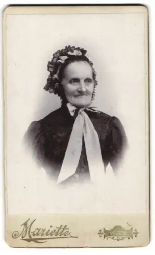 Fotografie Mariette, Wien, Hundsturmerstrasse 124, Porträt einer älteren Dame