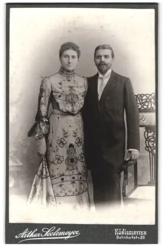 Fotografie Arthur Seelemeyer, Königslutter, Bahnhofstr. 20, Elegantes Paarporträt