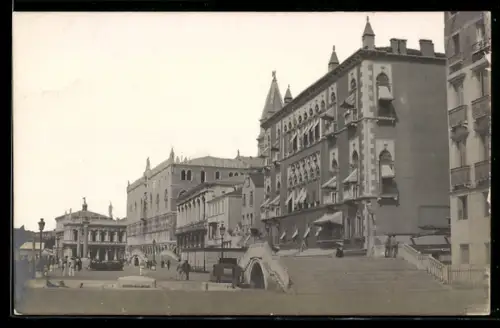 AK Venezia, Veduta con edifici storici e ponte