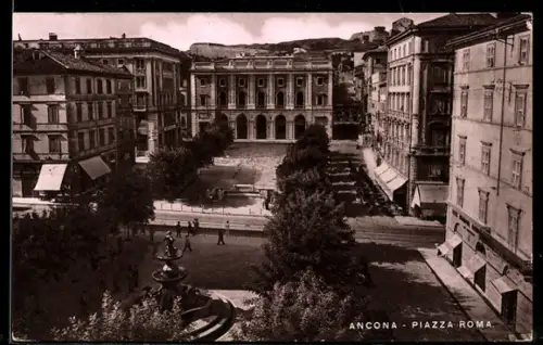 AK Ancona, Piazza Roma con fontana e edifici storici