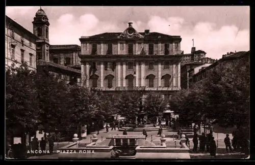 AK Ancona, Piazza Roma con fontana e edificio storico
