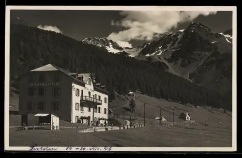 AK Solda, Hotel con vista su montagne innevate e foresta alpina