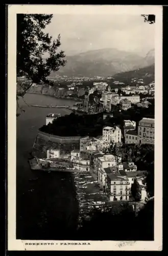AK Sorrento, Panorama della città e costa dall`alto