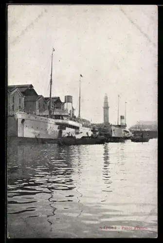 AK Napoli, Punto Franco con navi e faro sullo sfondo