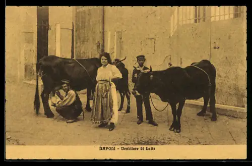 AK Neapel / Napoli, Venditore di Latte, Bauer melkt seine Kuh