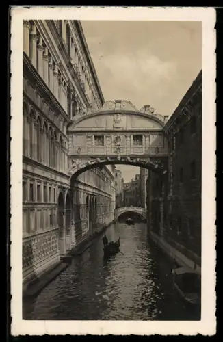 AK Venedig / Venezia, Ponte dei Sospiri, Partie an der Seufzerbrücke