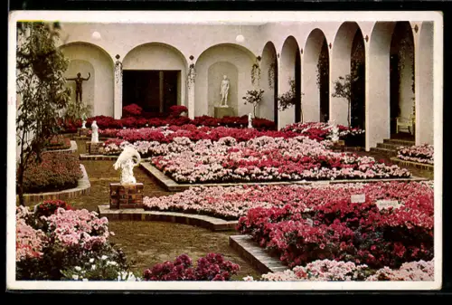 AK Dresden, Dresdner Jahresschau 1937 Garten und Heim, Innenhof mit Blumenbeeten, Ausstellung