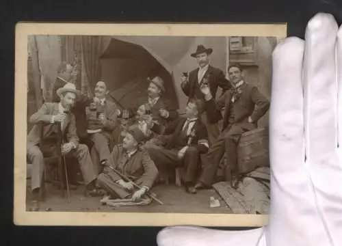 Fotografie Johann Fiausch, Köflach, Ansicht Eibiswald, Ausflugsgesellschaft mit Bier- und Schnapsgläsern