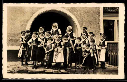 AK Wischau, Volkstracht aus dem deutschen Siedlungsgebiet