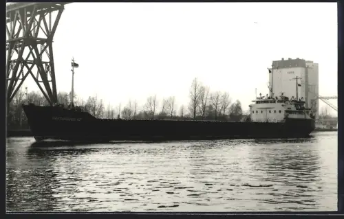 Fotografie Sowjetisches Küstenfrachtschiff Baltisky-42 im Nord-Ostseekanal