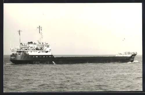 Fotografie Sowjetisches Küstenfrachtschiff Baltisky-46 aus Leningrad in Heckansicht