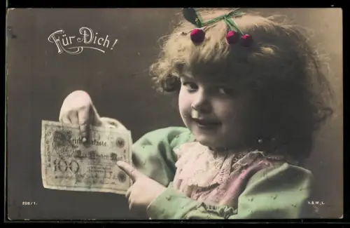 AK Mädchen hält Geldschein über einhundert Mark