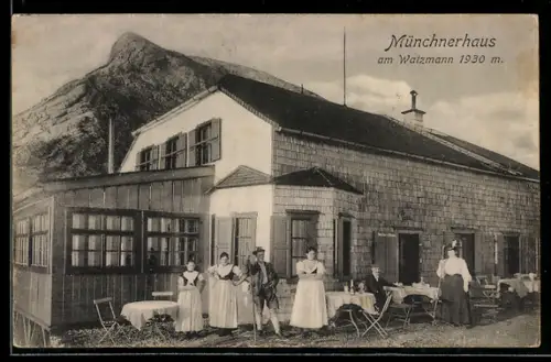 AK Münchnerhaus am Watzmann, Berghütte mit Familie des Besitzers J. Grill-Kederbacher